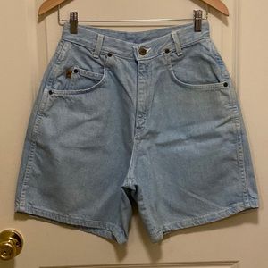 ❤️ Jean shorts light wash Juniors Sz 11